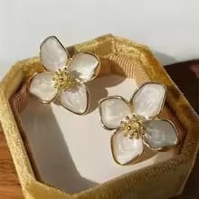 Pedal Earring