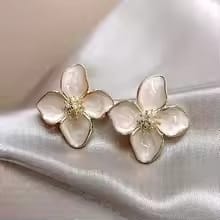 Pedal Earring